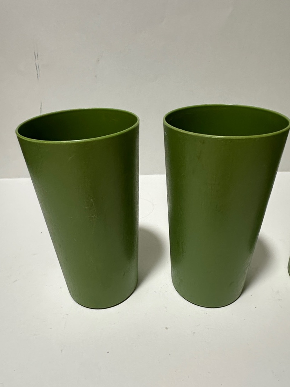 Set of 5 Vintage Plastic Tumblers Mustard Yellow Olive Green Retro Kitchen Cups - Picture 7 of 8